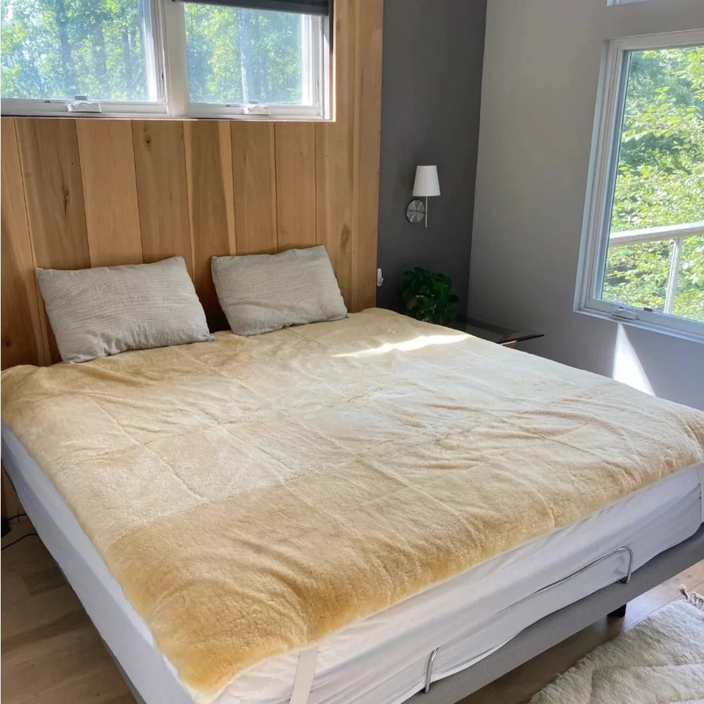 Cozy Organic Sheepskin Mattress Cover Queen Size